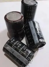 Capacitor eletrolítico 450V 680UF 400V rígido pé da máquina de soldadura de capacitores de componentes eletrônicos